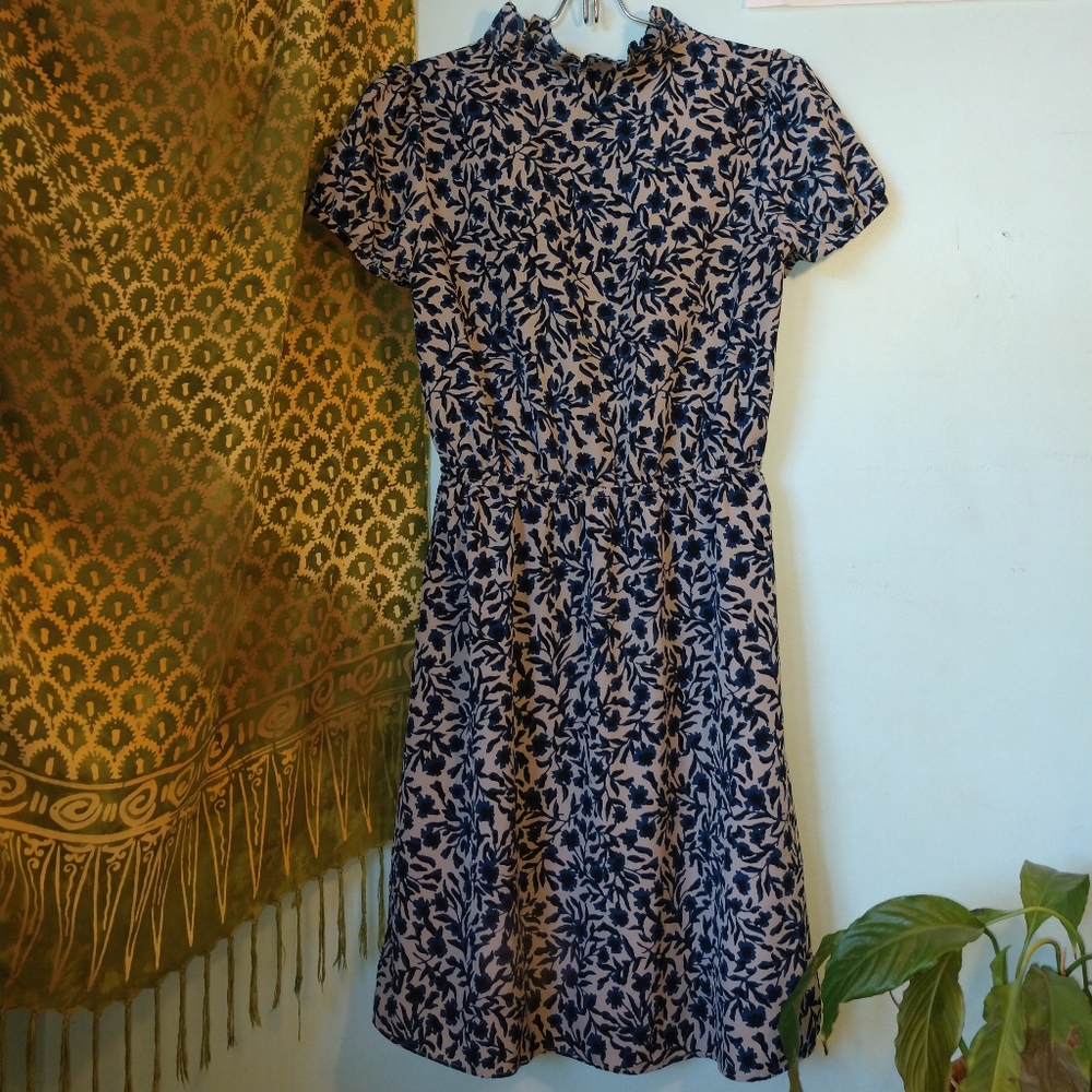 Springtime Cap Sleeve Dress - Picture 2 of 4